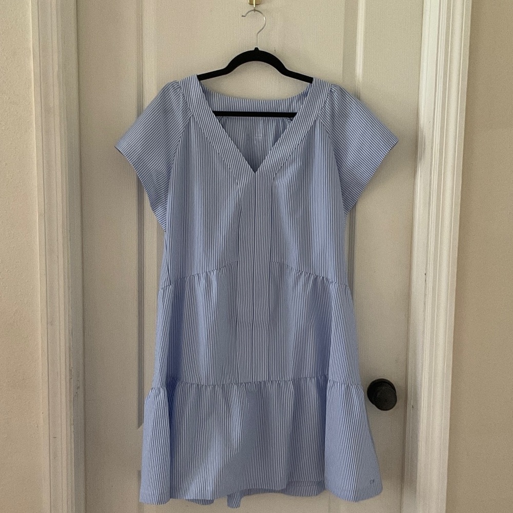 Vineyard Vines Harbor Tiered V-Neck Short Sleeve Dress